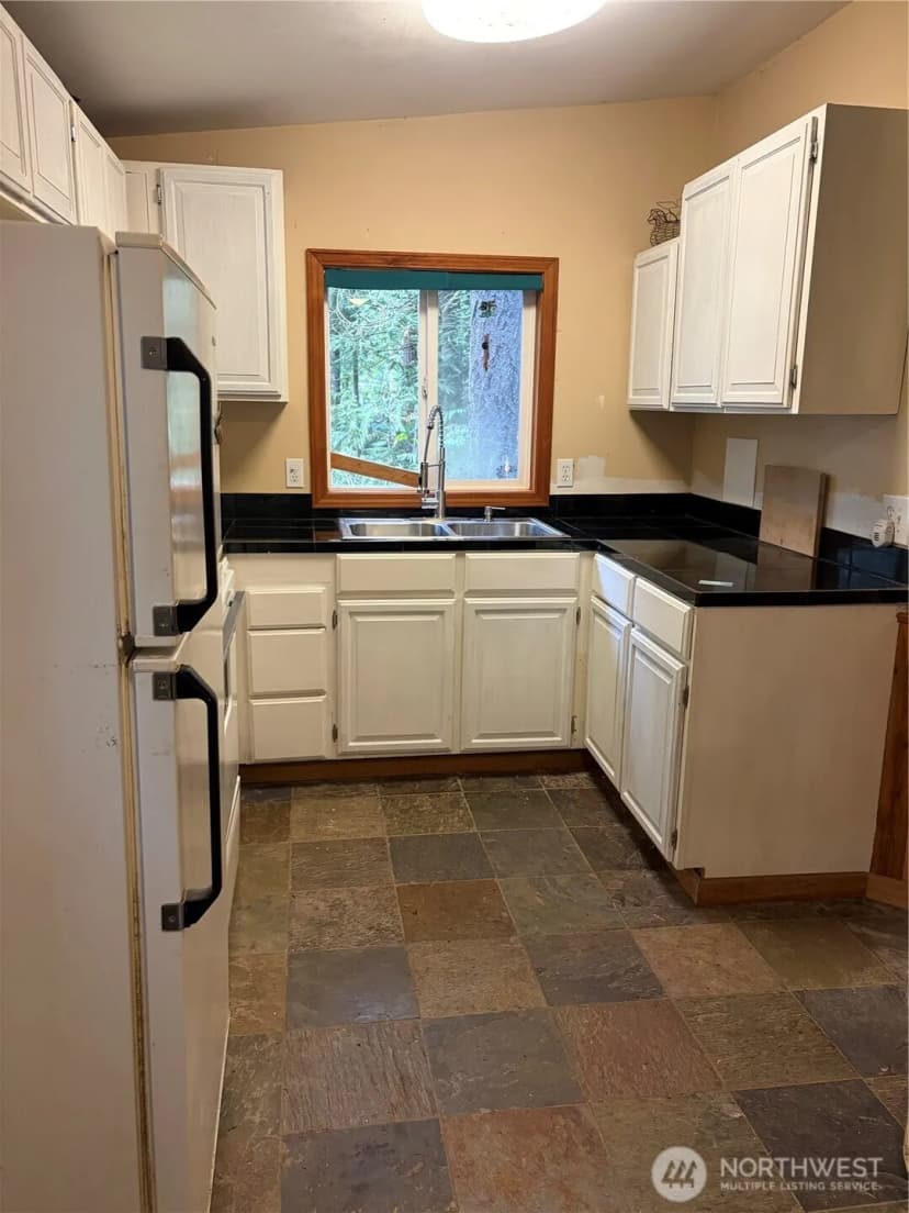 Property photo for 42062 Cedar Street, Concrete photo 15