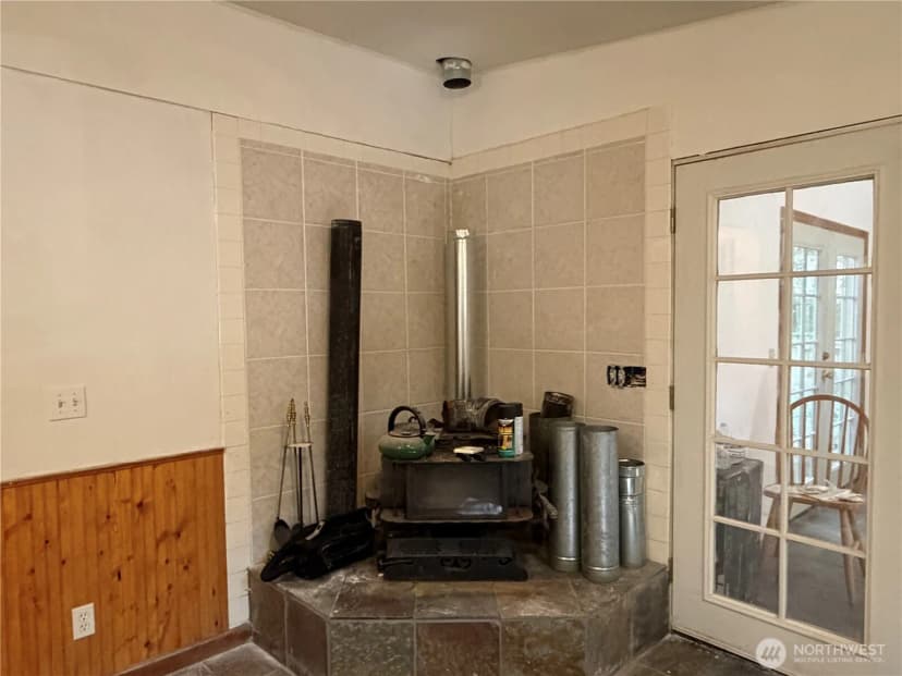 Property photo for 42062 Cedar Street, Concrete photo 9