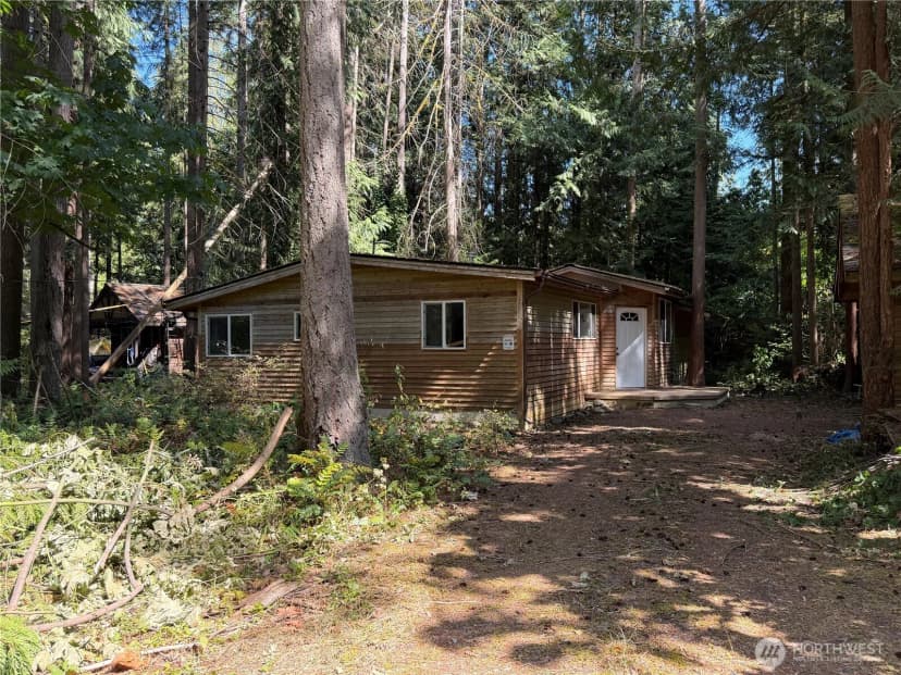 Property photo for 42062 Cedar Street, Concrete