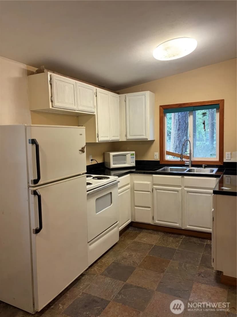 Property photo for 42062 Cedar Street, Concrete photo 11