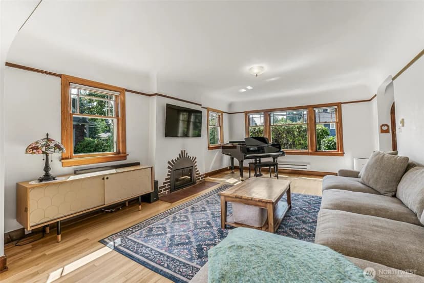 Property photo for 1115 N Cedar Street, Tacoma photo 2