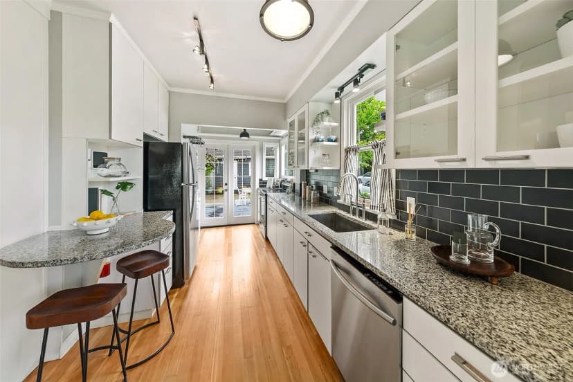 Property photo for 5761 35th Avenue Ne, Seattle photo 13