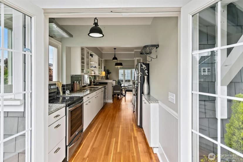 Property photo for 5761 35th Avenue Ne, Seattle photo 15