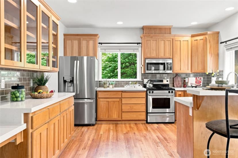 Property photo for 19028 37th Avenue Ne, Lake Forest Park photo 13