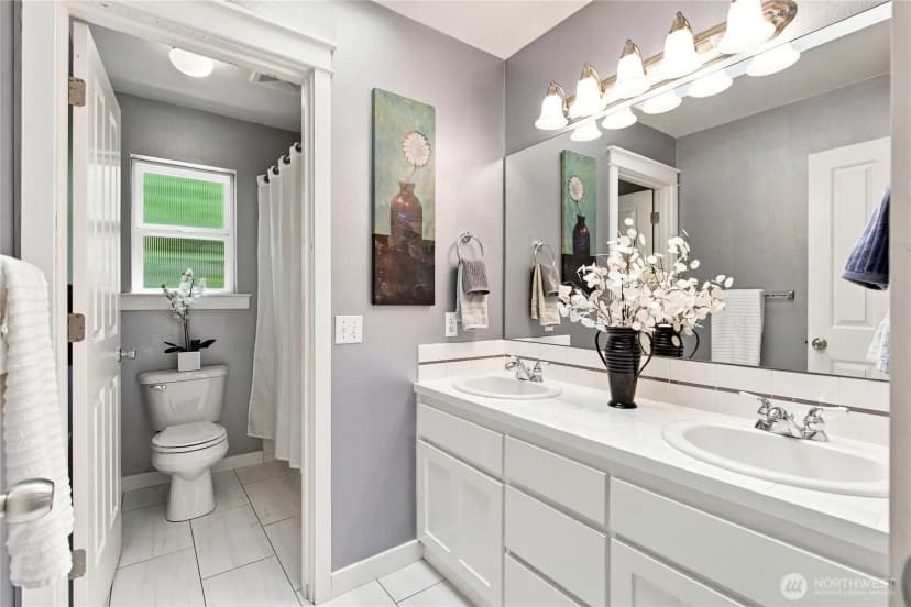 Property photo for 19028 37th Avenue Ne, Lake Forest Park photo 31