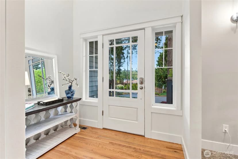 Property photo for 19028 37th Avenue Ne, Lake Forest Park photo 6