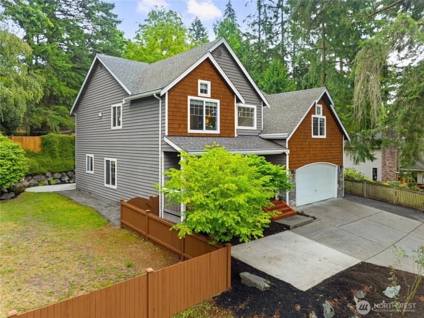 Property photo for 19028 37th Avenue Ne, Lake Forest Park photo 3