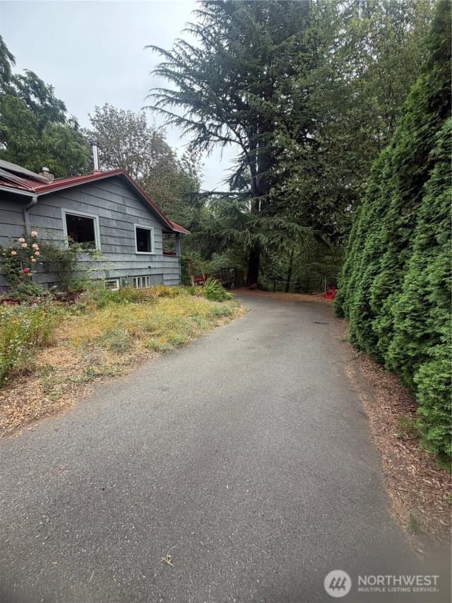Property photo for 15122 S 42nd Ave, Tukwila photo 5