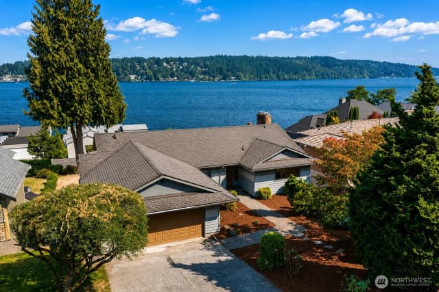Property photo for 3920 Ne 157th Place, Lake Forest Park