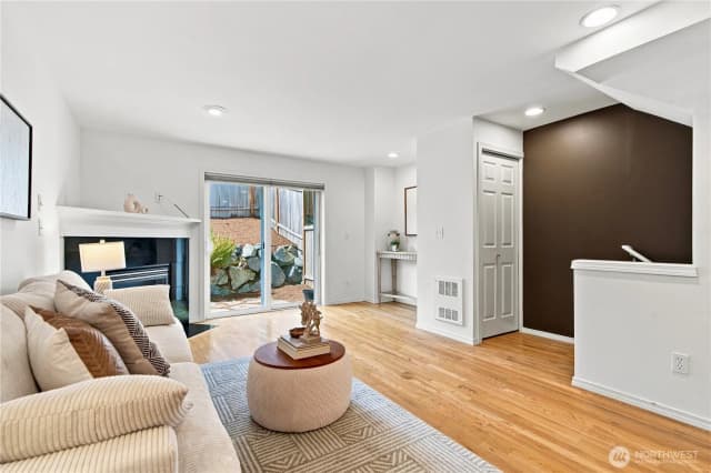 Property photo for 12307 10th Place Ne #unit C, Seattle photo 4