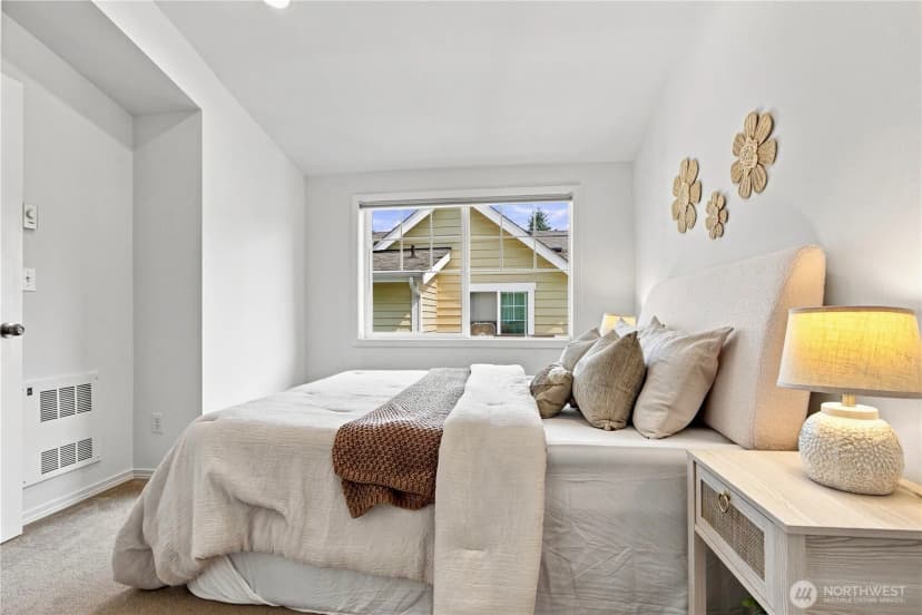 Property photo for 12307 10th Place Ne #unit C, Seattle photo 14