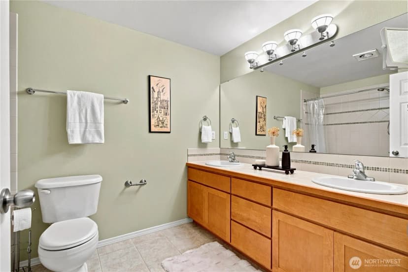 Property photo for 12307 10th Place Ne #unit C, Seattle photo 17