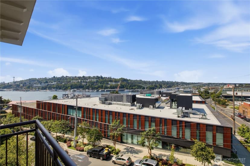Property photo for 3333 Wallingford Avenue N #410, Seattle photo 16