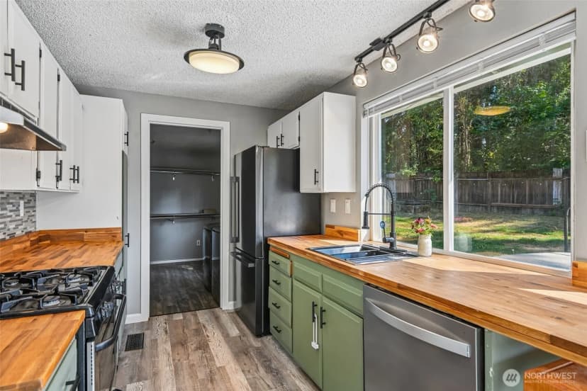 Property photo for 3418 Se Azalea Avenue, Port Orchard photo 15