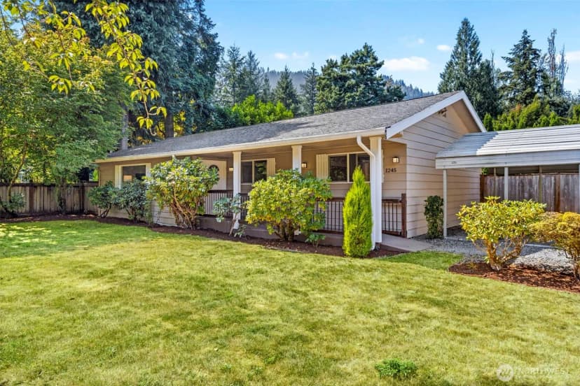 Property photo for 1245 6th Avenue Se, Issaquah photo 2