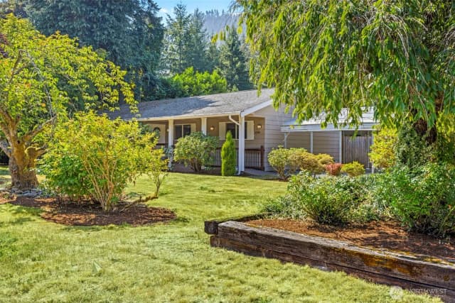 Property photo for 1245 6th Avenue Se, Issaquah photo 2