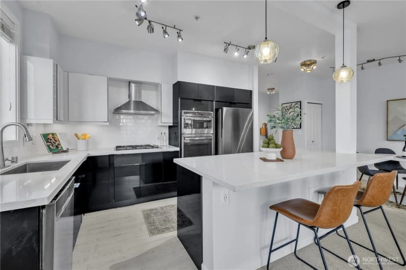Property photo for 530 4th Avenue W #410, Seattle photo 7