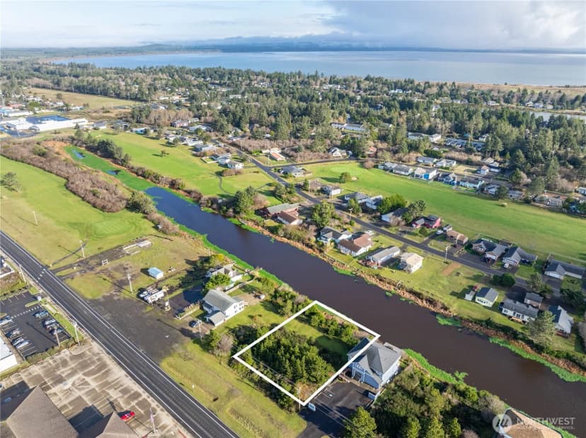 Property photo for 564 Point Brown Avenue Ne, Ocean Shores