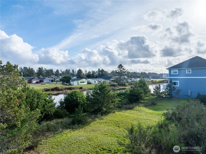 Property photo for 564 Point Brown Avenue Ne, Ocean Shores photo 20