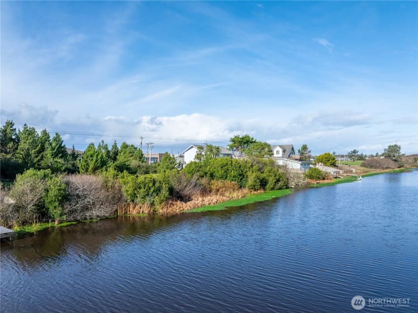 Property photo for 564 Point Brown Avenue Ne, Ocean Shores photo 11