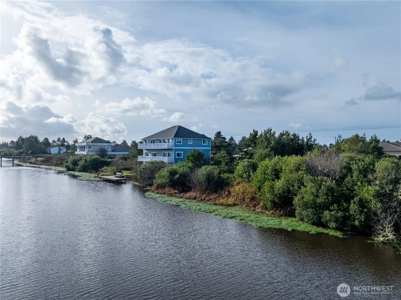 Property photo for 564 Point Brown Avenue Ne, Ocean Shores photo 14