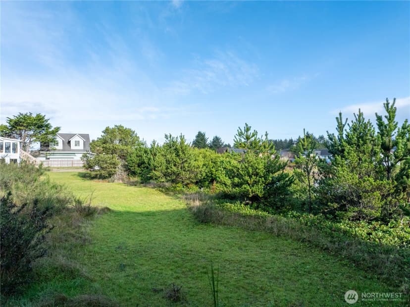 Property photo for 568 Point Brown Avenue Ne, Ocean Shores photo 19