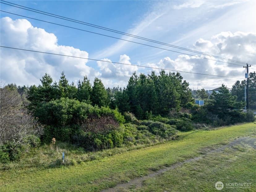 Property photo for 568 Point Brown Avenue Ne, Ocean Shores photo 16