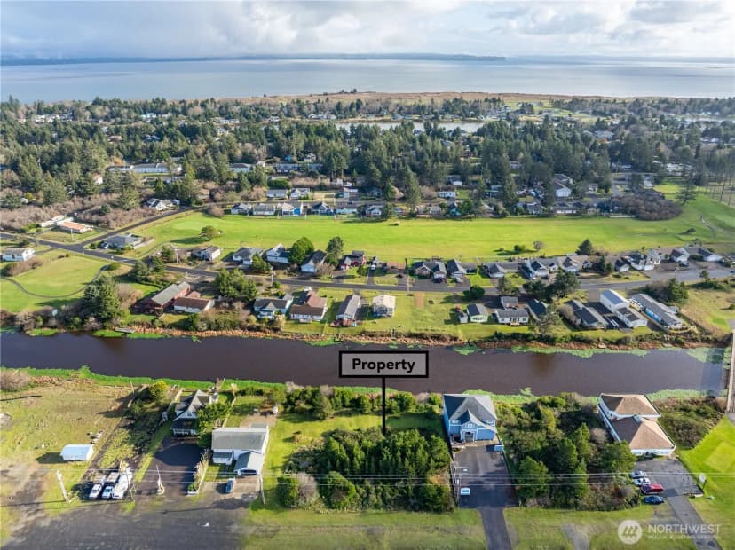 Property photo for 568 Point Brown Avenue Ne, Ocean Shores photo 4