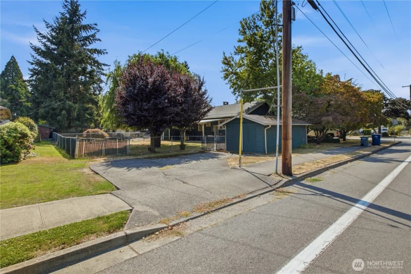 Property photo for 1002 21st Street Se, Auburn photo 24