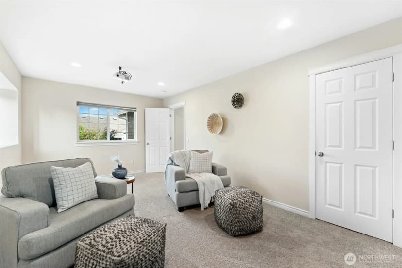 Property photo for 723 N 198th Street, Shoreline photo 20