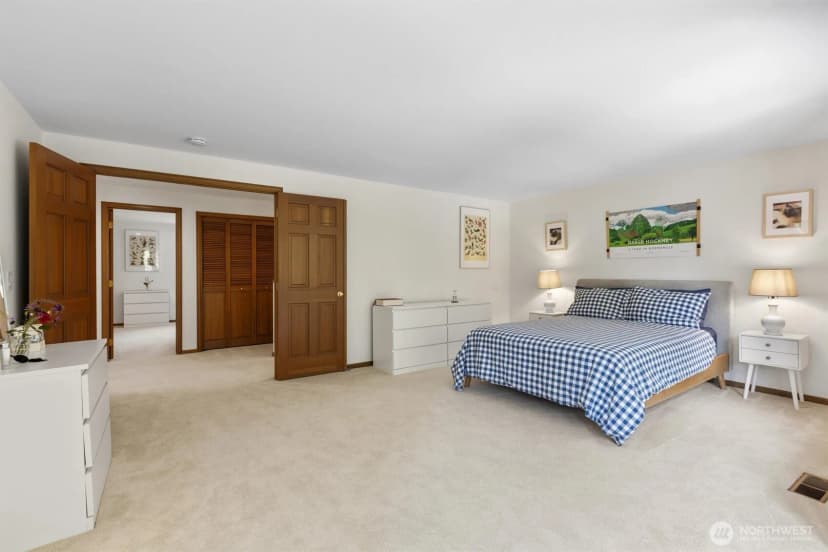 Property photo for 13022 205th Place Se, Issaquah photo 21