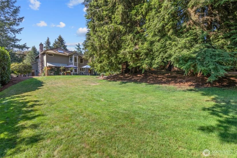 Property photo for 13022 205th Place Se, Issaquah photo 34