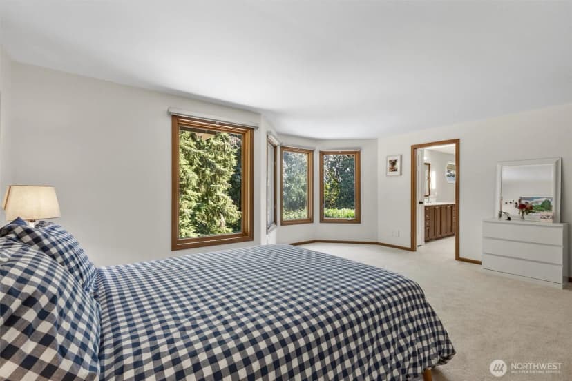 Property photo for 13022 205th Place Se, Issaquah photo 22