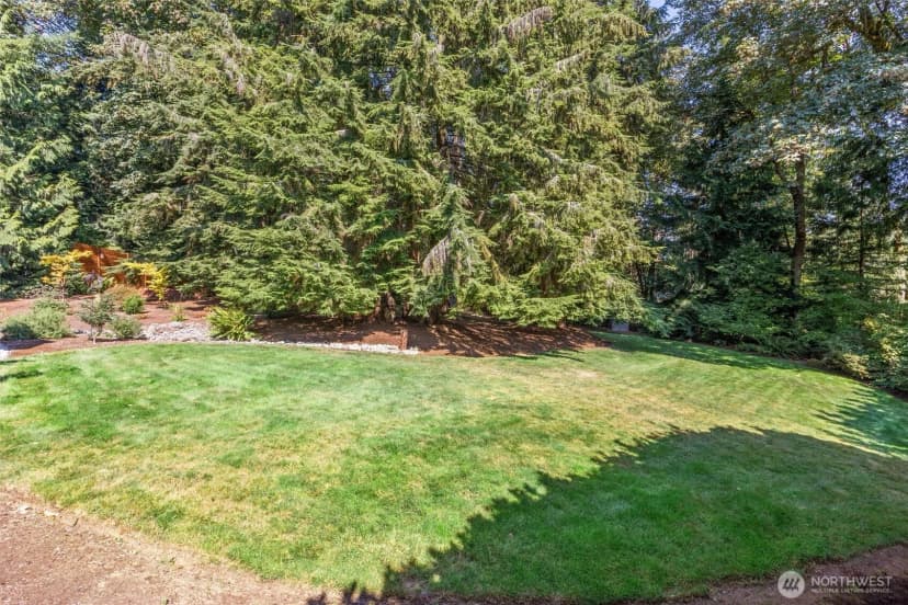 Property photo for 13022 205th Place Se, Issaquah photo 33