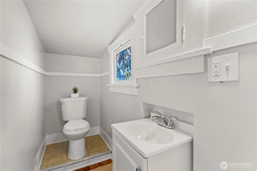 Property photo for 631 N Steele Street, Tacoma photo 36
