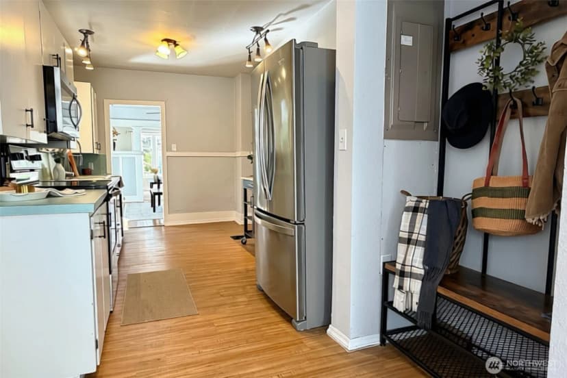 Property photo for 631 N Steele Street, Tacoma photo 19