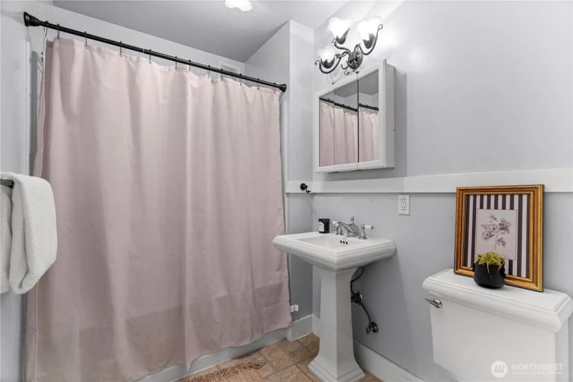 Property photo for 631 N Steele Street, Tacoma photo 23