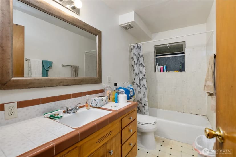 Property photo for 14520 Phinney Avenue N, Shoreline photo 16