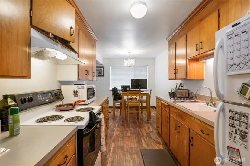 Property photo for 14520 Phinney Avenue N, Shoreline photo 9