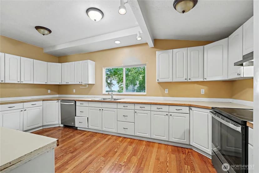 Property photo for 25010 Morgan Street, Black Diamond photo 12