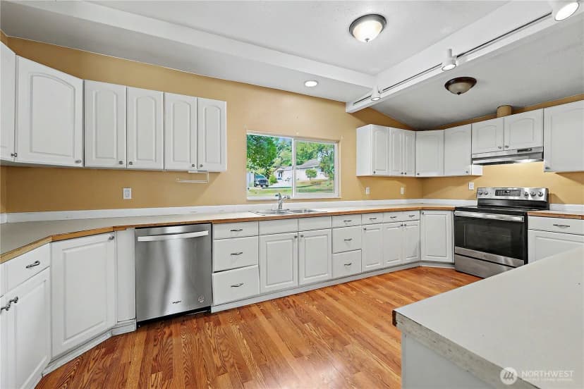 Property photo for 25010 Morgan Street, Black Diamond photo 10