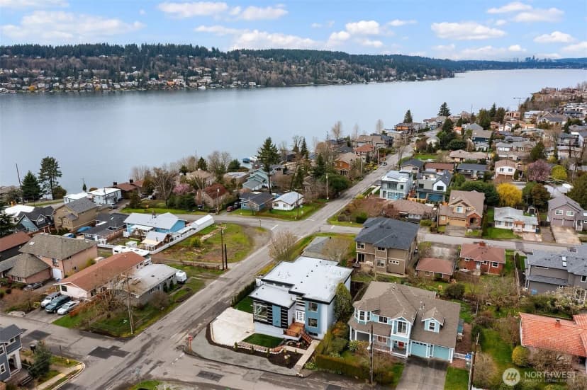 Property photo for 3202 Burnett Avenue N, Renton photo 25