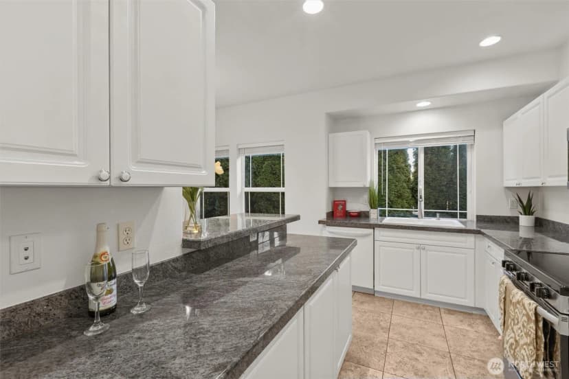 Property photo for 10025 9th Avenue W #e102, Everett photo 8