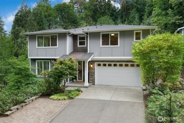 Property photo for 6814 Ne 129th Street, Kirkland photo 2