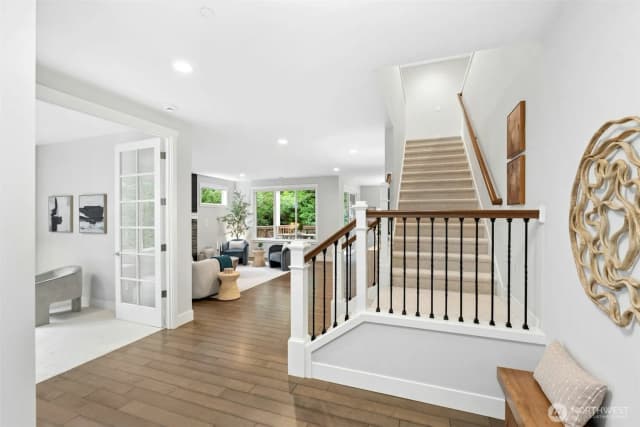 Property photo for 6814 Ne 129th Street, Kirkland photo 3