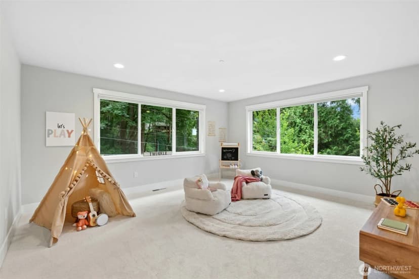 Property photo for 6814 Ne 129th Street, Kirkland photo 24