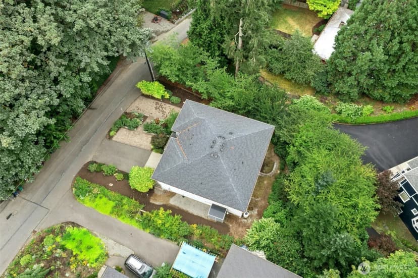 Property photo for 6814 Ne 129th Street, Kirkland photo 39