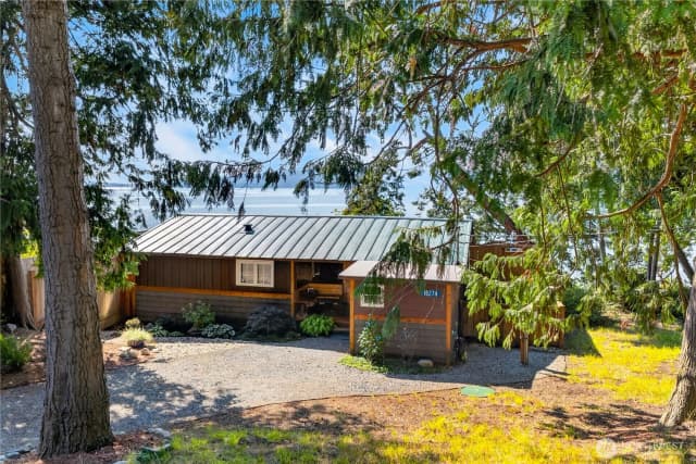 Property photo for 18274 Capet Zalsiluce Road, La Conner