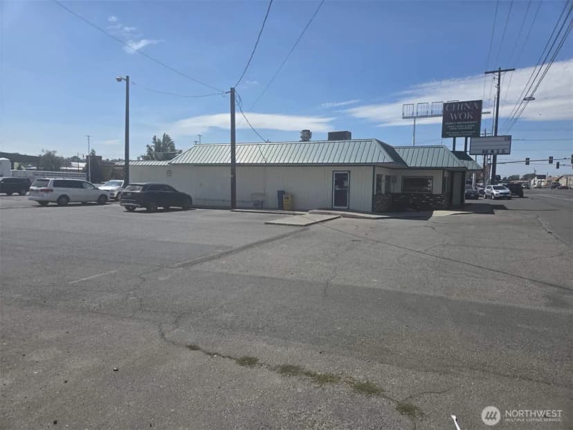 Property photo for 613 Yakima Valley Highway, Sunnyside photo 2
