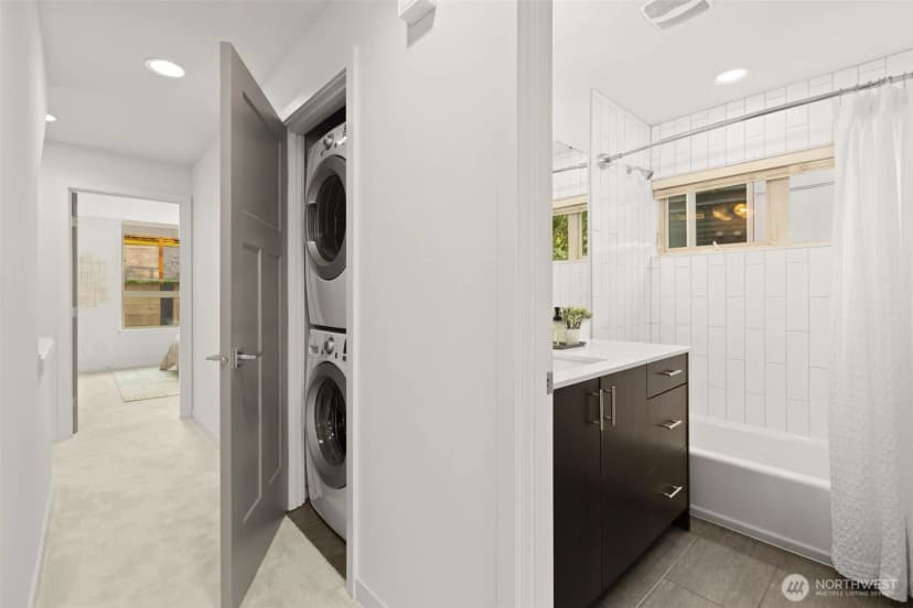 Property photo for 3817 Gilman Avenue W, Seattle photo 15